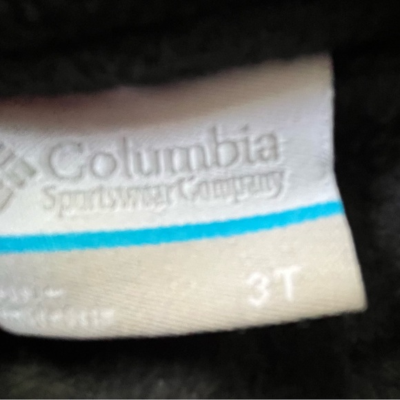 COLUMBIA KIDS BLACK ZIP UP FLEECE.:.WORN 1x..kids grow WAY TOO FAST!
SIZE 3T 🐰 - Picture 3 of 11